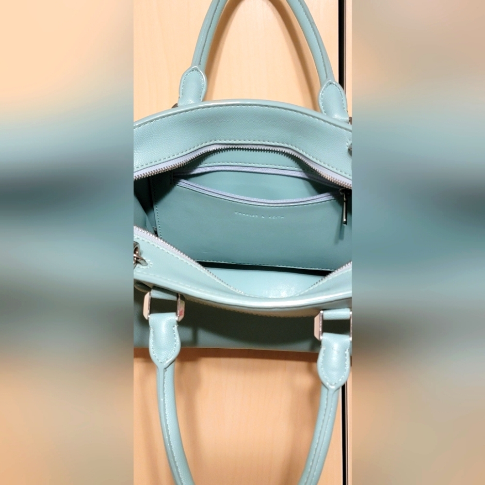 Charles & Keith handbag - Picture 5 of 7